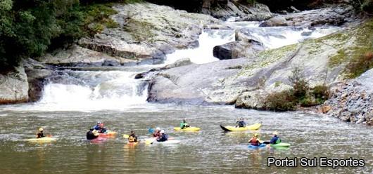 Rio Braço do Norte recebe turistas de outros países para a prática de rafting