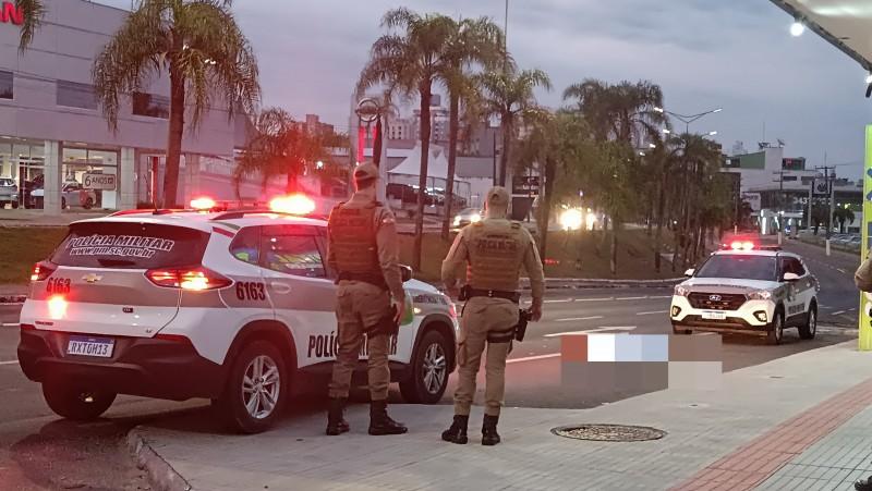 Idosa morre atropelada por carro no Centro de Criciúma 