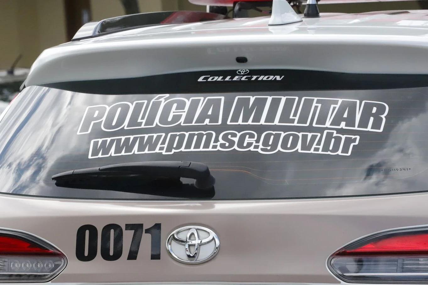 Homem é flagrado furtando picanha e pão de alho em supermercado