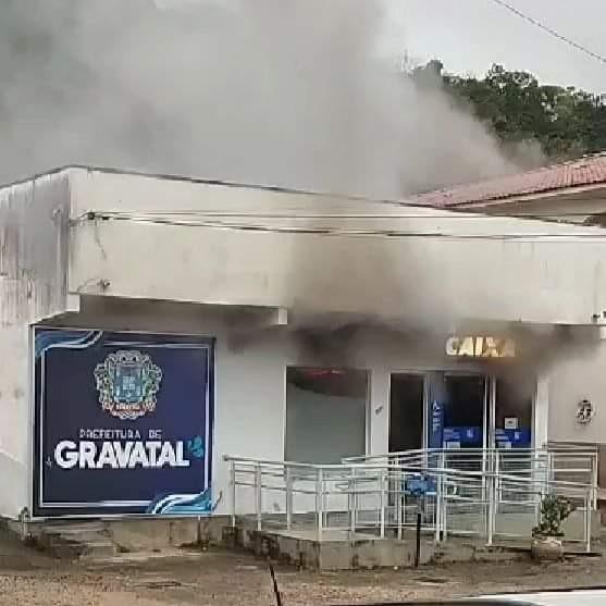 Prefeitura de Gravatal suspende atendimento após incêndio em terminal da Caixa no Paço Municipal