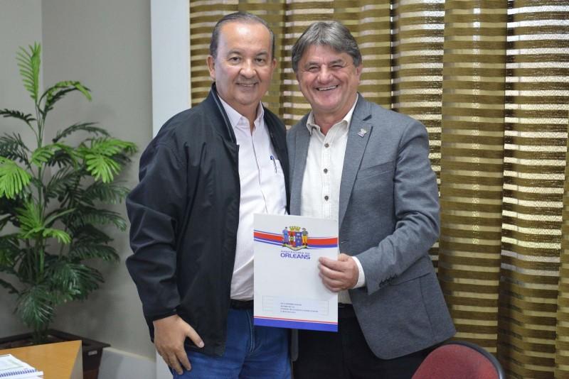 Em conversa com o governador, Jorge Koch garante convênio para reconstrução de pontes em Orleans
