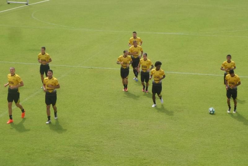 Tricolores passam por treinamento intensivo no CT