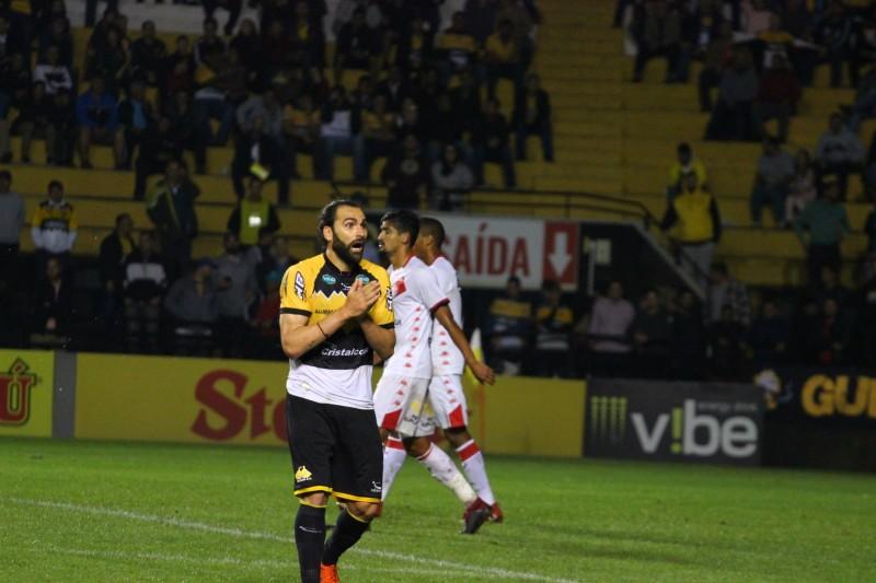 Contra o Vitória, faltou o gol da vitória