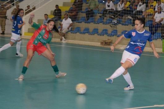Jasc: Derrota de virada complica futsal feminino de Criciúma