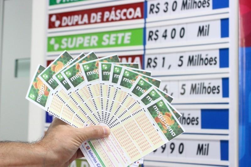 Mega-Sena acumula e prêmio vai a R$ 50 milhões; no Sul de Santa Catarina 21 apostas marcaram a Quadra