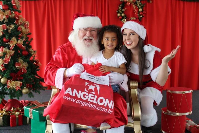 Natal Super Feliz traz alegria para crianças em Criciúma