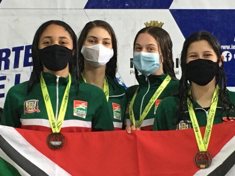 Atleta de Criciúma quebra recorde no salto em altura na Olesc