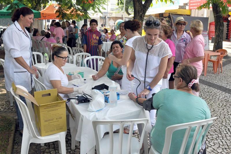 Hospital São Donato oferece exames na praça