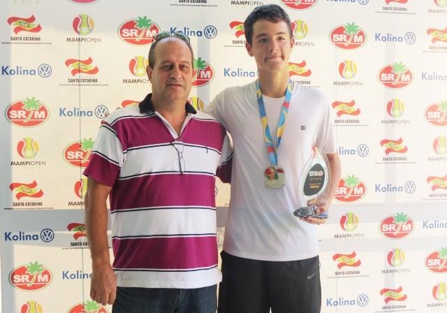 Tenista Henrique Klann vence Brasileiro Infanto Juvenil