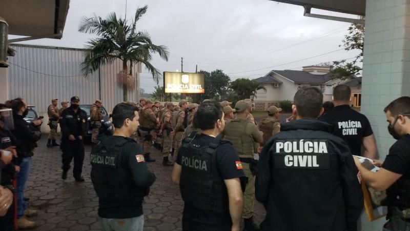 Operação Sicário: Polícias Militar e Civil apreendem drogas, arma de fogo e munições