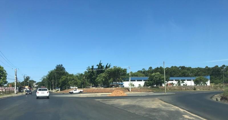 Obras da rótula na avenida Universitária perto da conclusão 