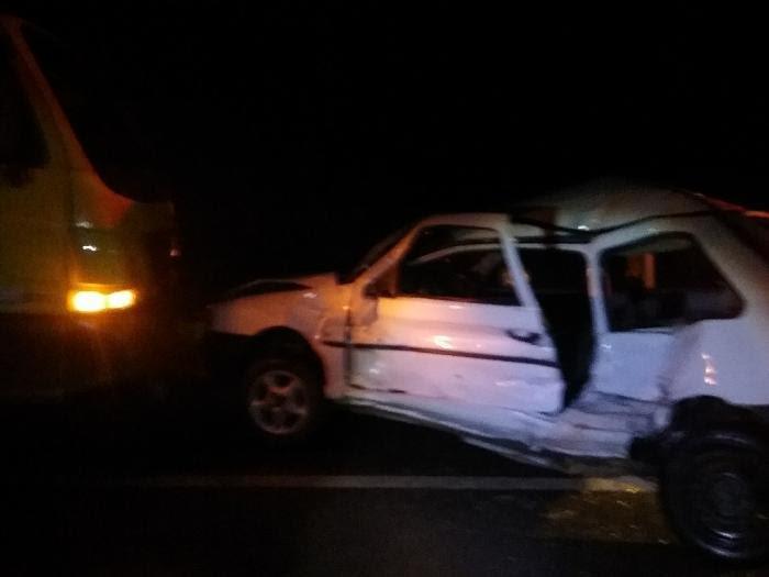 Motorista realiza conversão e provoca colisão lateral 