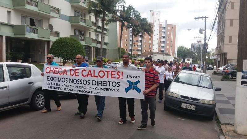 Trabalhadores realizam ato contra classe patronal
