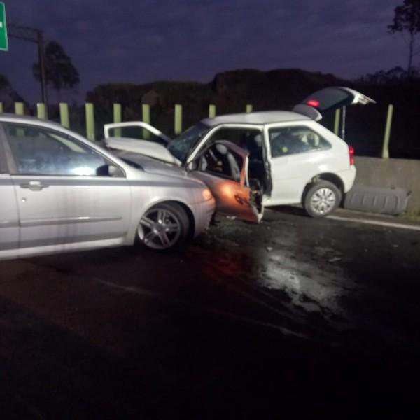Colisão entre carros deixa duas mulheres feridas em Içara