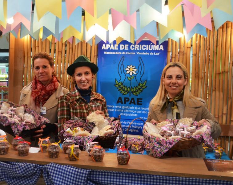 Entidades arrecadam mais de R$ 25 mil durante Arraial Solidário