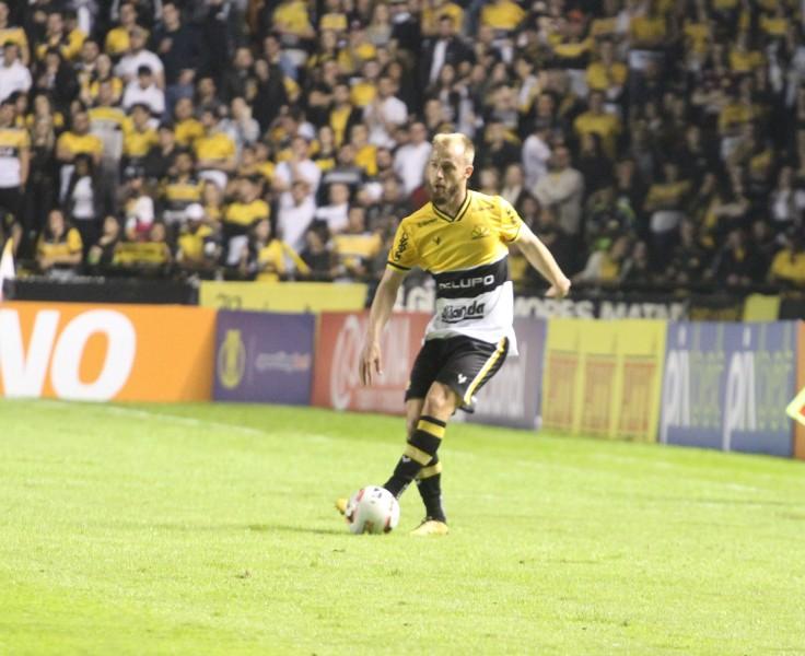 Marcelo Hermes valoriza temporada e projeta próximos desafios com a camisa do Criciúma