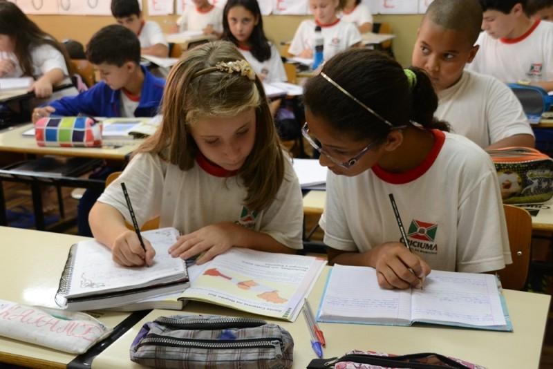 Alunos da rede municipal passam por avaliação de ensino