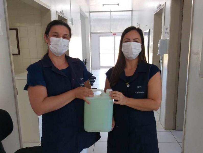 Empresas doam álcool gel para Instituições de Saúde da Amesc