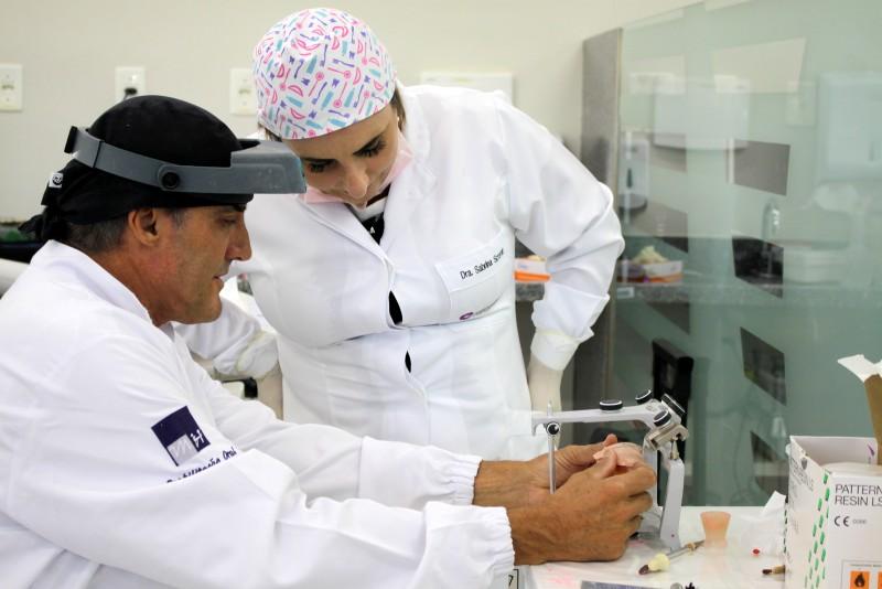 Pós em Implantodontia Unesc oferece diferenciais para formação