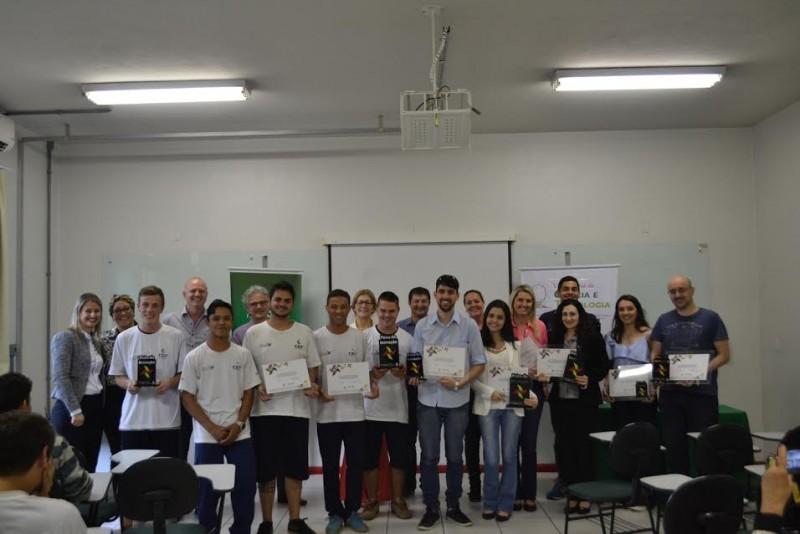 Vencedores da Feira da Inovação da Unesc recebem homenagem