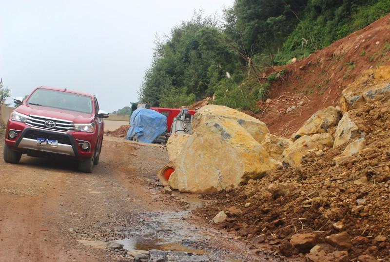 Serra da Rocinha será bloqueada na terça-feira para detonação de rochas
