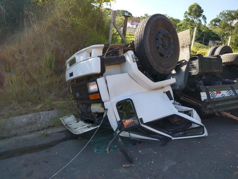 Motorista de caminhão morre após acidente de trânsito em Criciúma