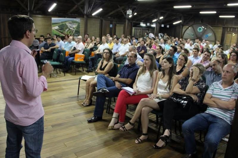 Professores do Unibave realizam primeira etapa da formação continuada