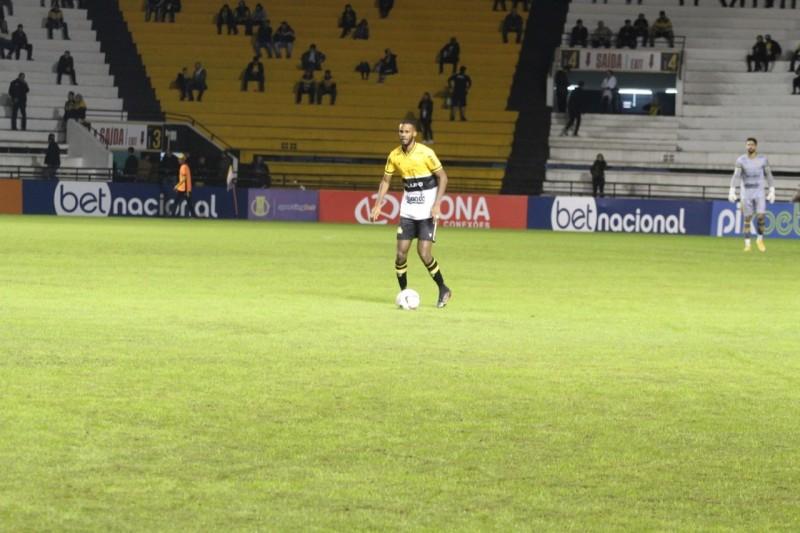Criciúma vence o Metropolitano e assume a liderança do Campeonato Catarinense
