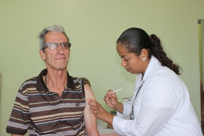 Campanha da gripe supera meta do Ministério da Saúde em Criciúma 