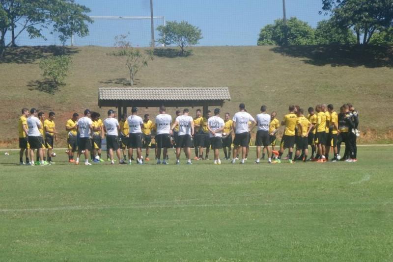 Deivid faz últimos ajustes antes da partida com o Brusque