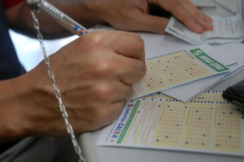 Mega-Sena sorteia prêmio estimado em R$ 60 milhões neste sábado
