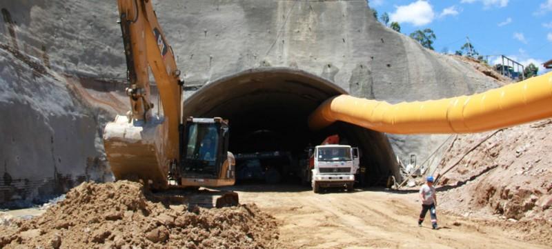 Faltam 50 metros para conclusão da escavação do Morro do Formigão