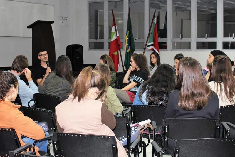 Senai promove atividades do Fashion Revolution Day