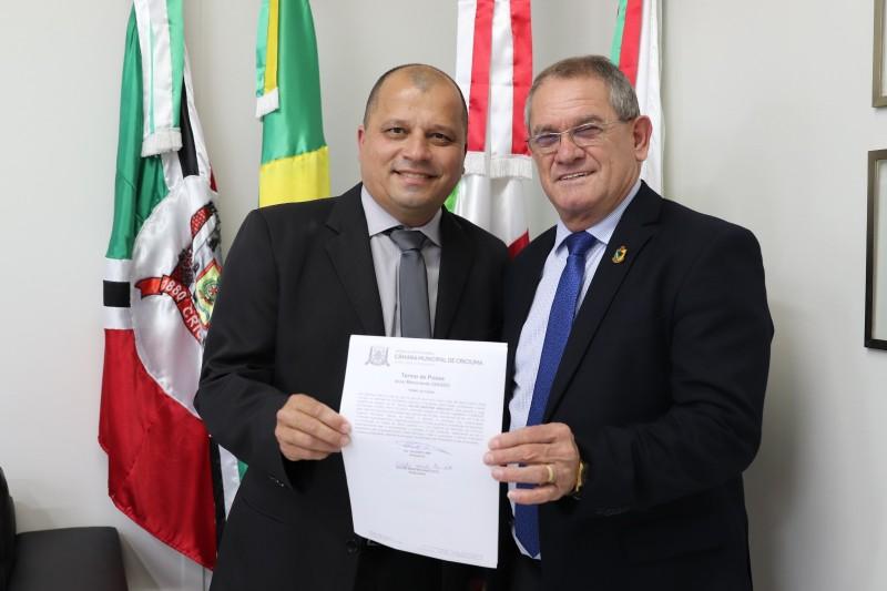 Valdir Martins assume cadeira no Legislativo criciumense