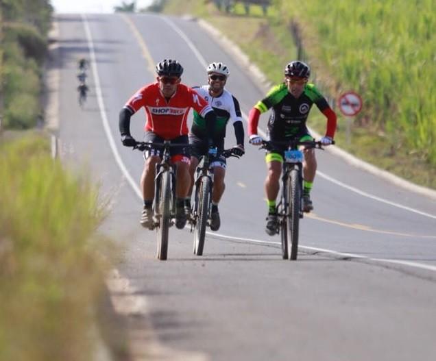 Mais de 200 ciclistas participam do Desafio Cocal Bike