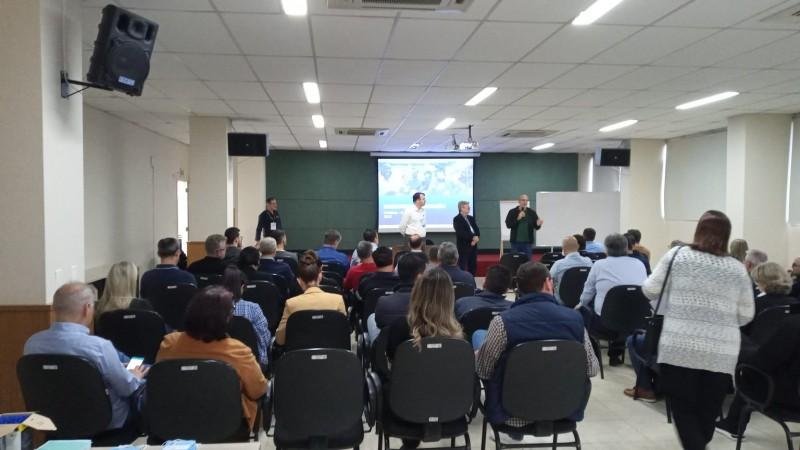 Workshop sobre inovação e desenvolvimento reúne líderes regionais em Criciúma