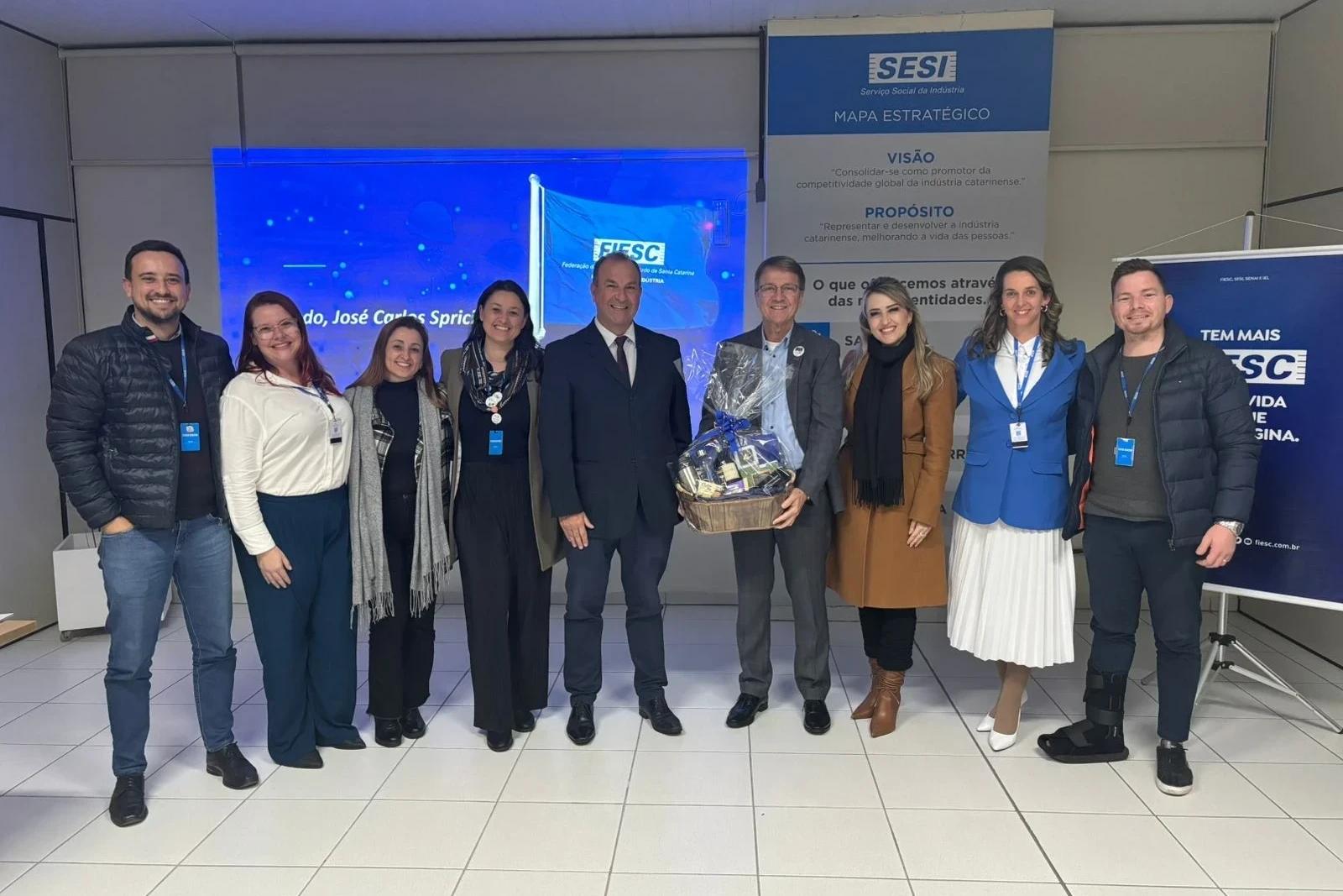 Fiesc anuncia nova liderança regional em encontro com sindicatos
