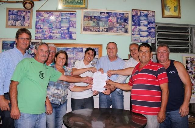 Associação de Moradores recebe cessão de uso de terreno