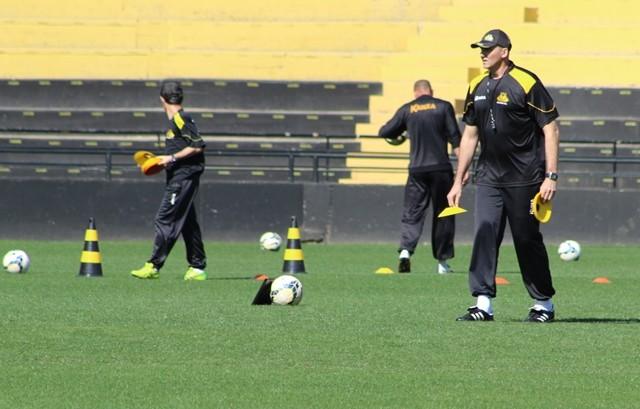 Dal Pozzo comanda primeiro treino no Tigre