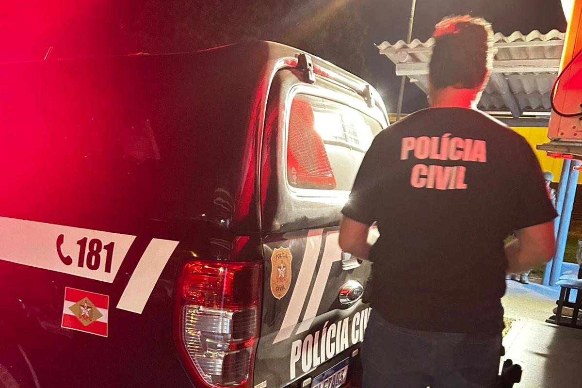 Com mandado de prisão ativo, homem é preso por violência doméstica
