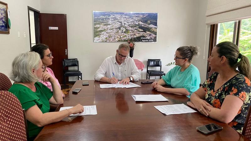 Alunos da rede pública municipal terão uniformes novos em Urussanga