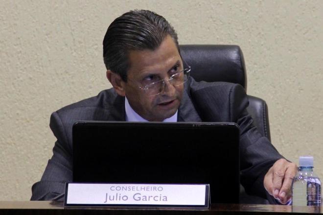 Sai Júlio Garcia e entra Zé Nei no TCE