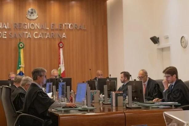 TRE-SC cassa mandato de vereador de Forquilhinha e decreta inelegibilidade por oito anos
