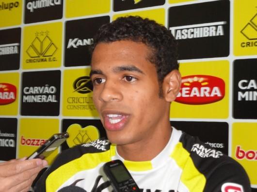 Diego Felipe inseguro quanto à sua permanência no Tigre
