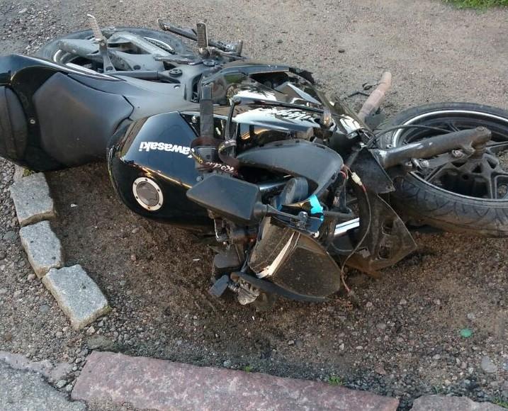 Motociclista perde o controle da direção e morre após colisão