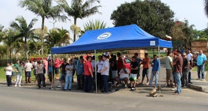Leilão arrecada R$ 340 mil para quitar parte da dívida com mineiros