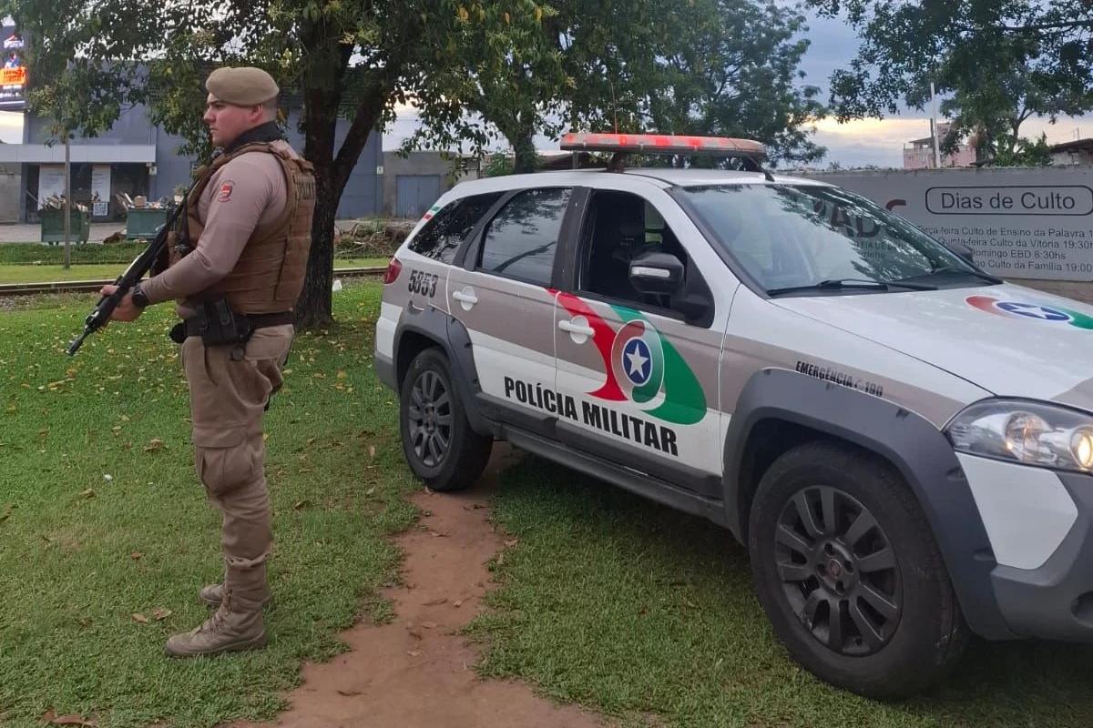PM inicia operação e amplia presença de viaturas e policiais no bairro Pinheirinho