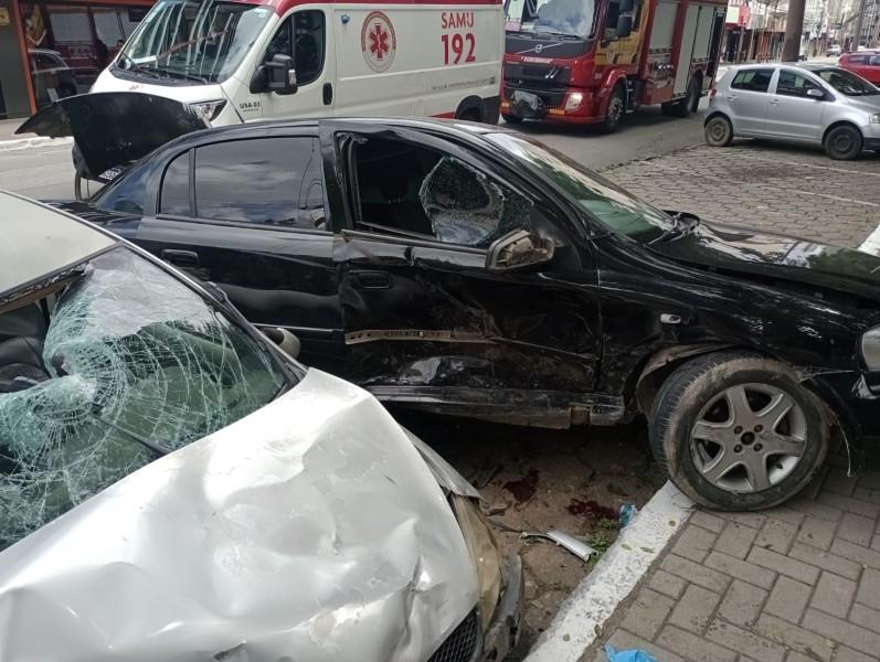 Ciclista fica ferido após ser atropelado por carro em Tubarão
