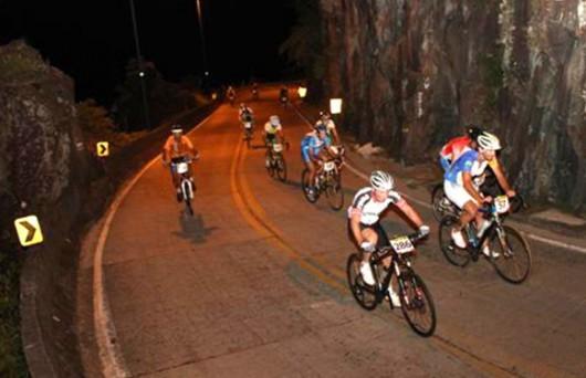 Mais de 380 ciclistas participarão do Desafio Noturno da Serra