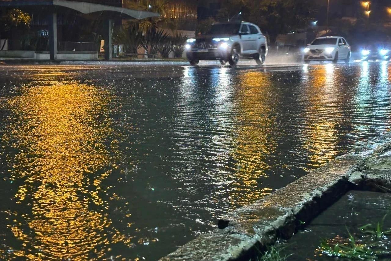 Defesa Civil alerta para risco alto de temporais em Santa Catarina